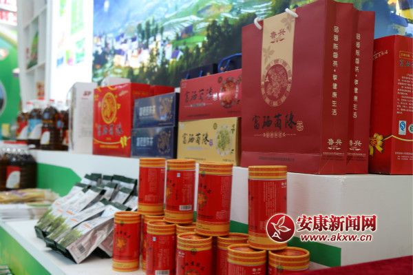 �hꎸ���ʳƷ&ldquo;����&rdquo;��ꑣ��ɞ鱊���ο͓�ُ��&ldquo;���c&rdquo;  ���� �z_meitu_19.jpg