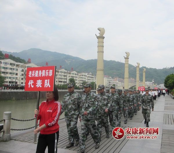 4��20�����磬ƽ���h�e�k&ldquo;����ƽ��������&rdquo;ǧ�˽����߻�ӣ�ԓ�h�ϱ������㘷�����V����f����18�������1100���˅���