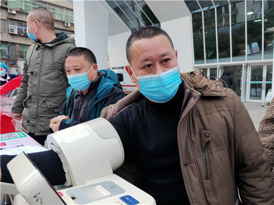 漢濱區第一醫院醫護人員踴獻熱血暖寒冬