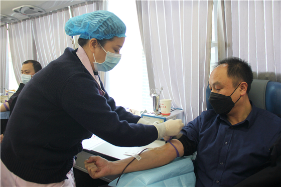 “讓愛暖冬”無償獻血活動走進白河縣中廠鎮同心社區