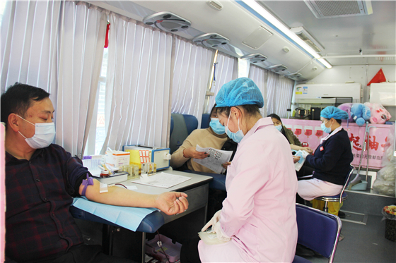 “讓愛暖冬”無償獻血活動走進白河縣中廠鎮同心社區