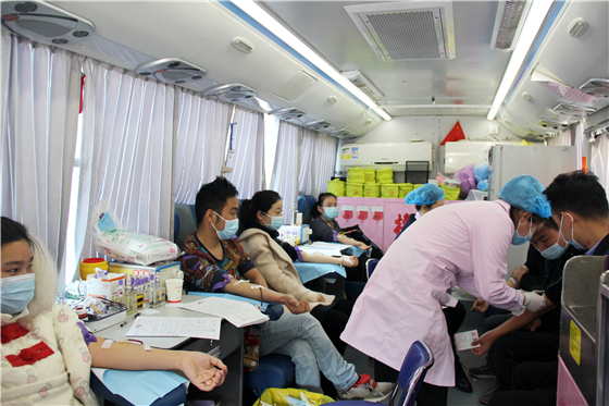 “讓愛暖冬”無償獻血活動走進白河縣中廠鎮同心社區