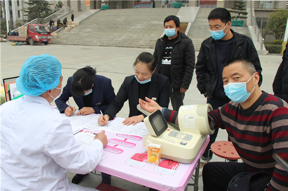 人民警察一心為民，捋袖捐血鐵血柔情——安康市公安局積極開展冬季獻血活動