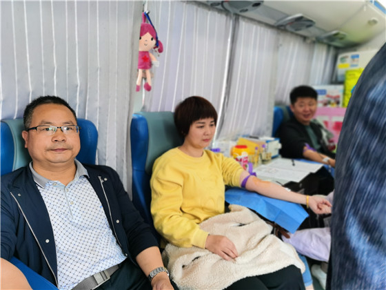 獻(xiàn)血傳真情，為黨旗添光彩 ——三元村春季無(wú)償獻(xiàn)血活動(dòng)側(cè)記